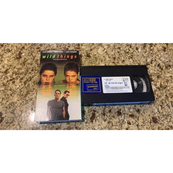 Blockbuster Video VHS tape Wild Things Denise Richards Rare - Picture 1 of 9